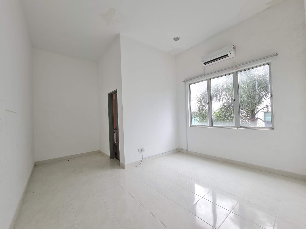 STRATEGIC LOCATION Bungalow 2 Storey Bukit Istan - photo 6