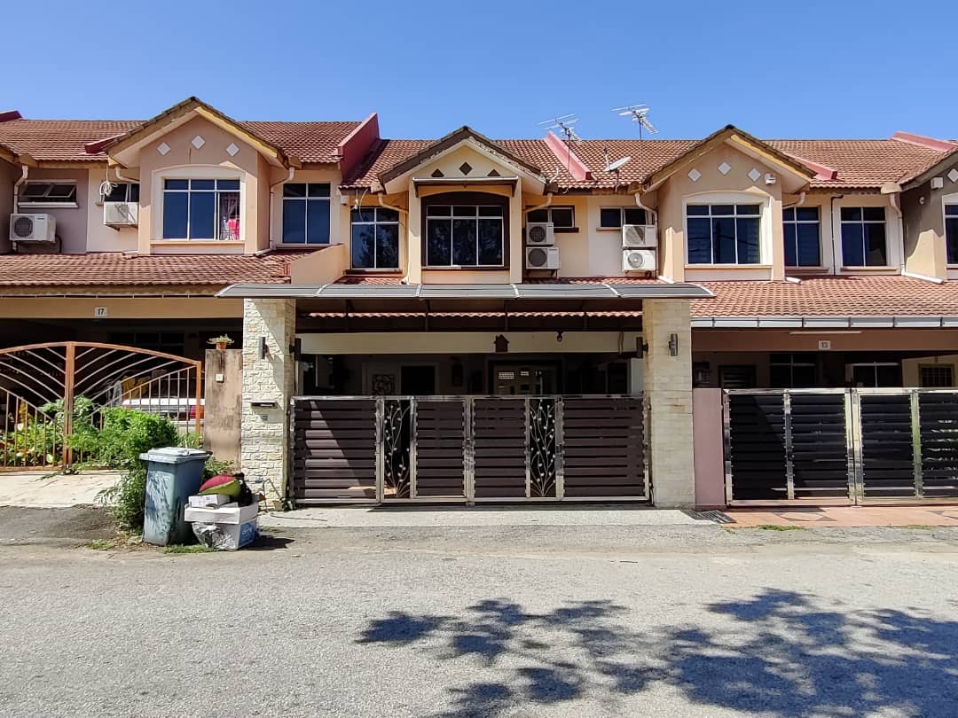 Teres 2 Tingkat Taman Bukit Ubi Kuantan LUAS