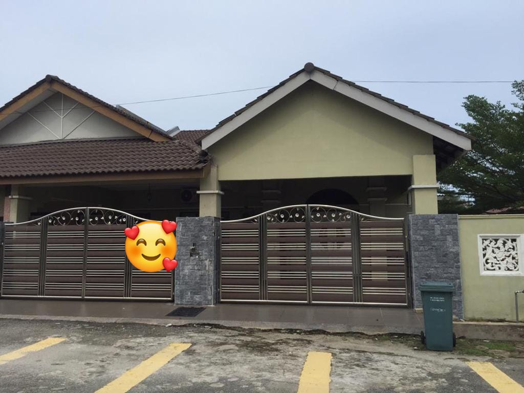 Corner Lot Semi - D Seberang Balok Kuantan CANTIK