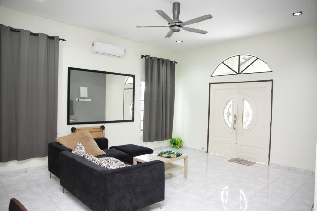 Corner Lot Semi - D Seberang Balok Kuantan CANTIK - photo 4
