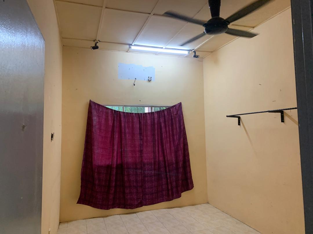 Teres Setingkat Kempadang Anak Air Jaya Kuantan - photo 7