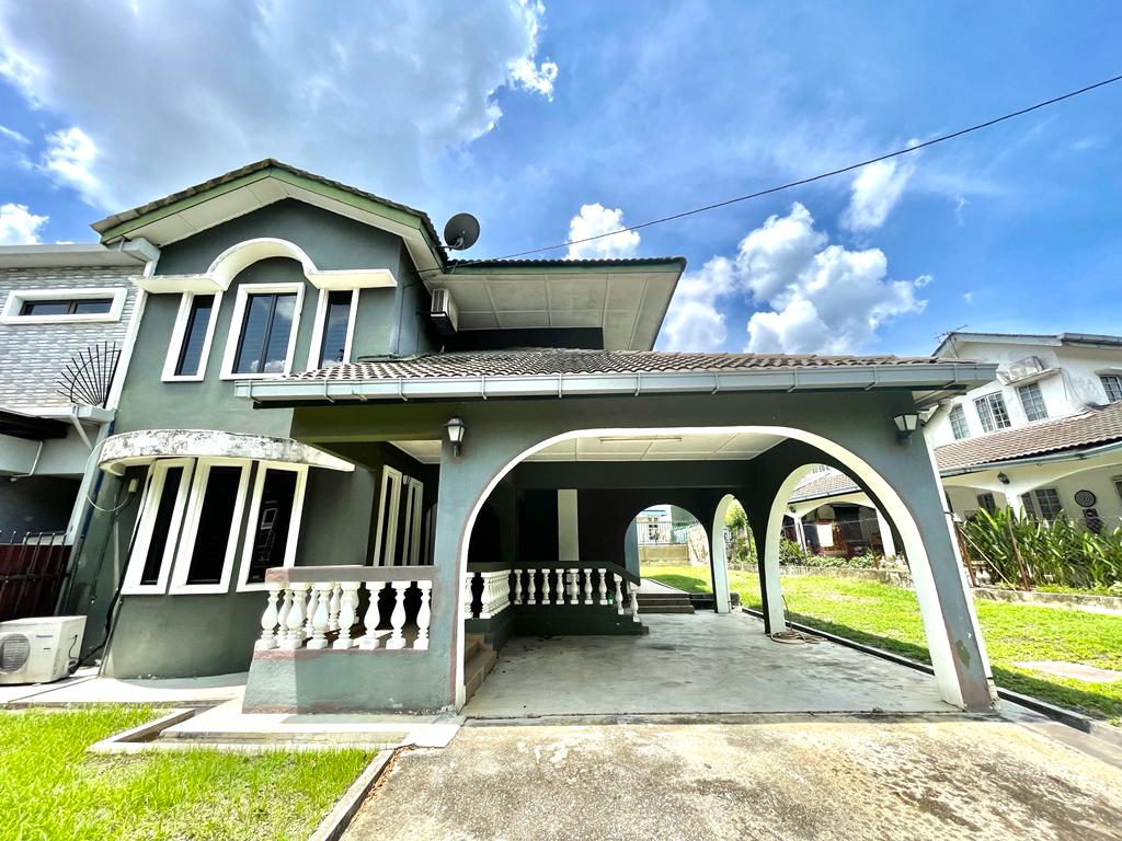 Semi - D 2 Tingkat Seksyen 9 Shah Alam LUAS
