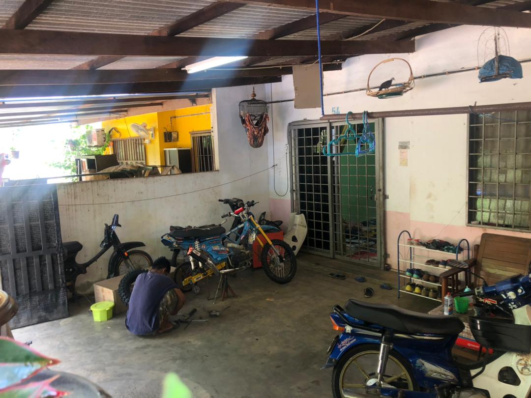 Teres Setingkat Taman Kampung Padang Kuantan - photo 4