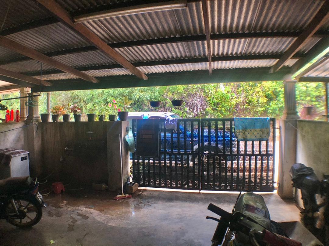 Teres Setingkat Taman Kampung Padang Kuantan - photo 5