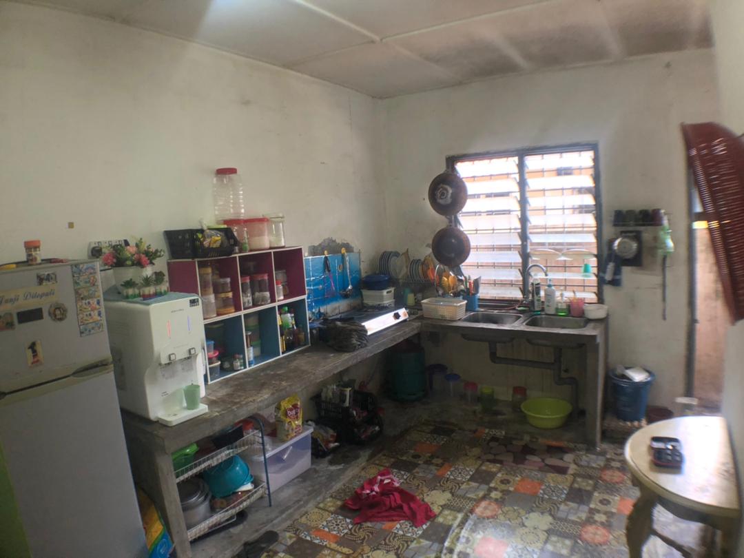 Teres Setingkat Taman Kampung Padang Kuantan - photo 6