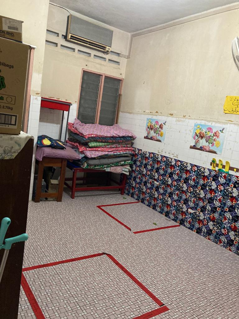Corner Lot Teres 2 Tingkat Alor Akar Kuantan - photo 2