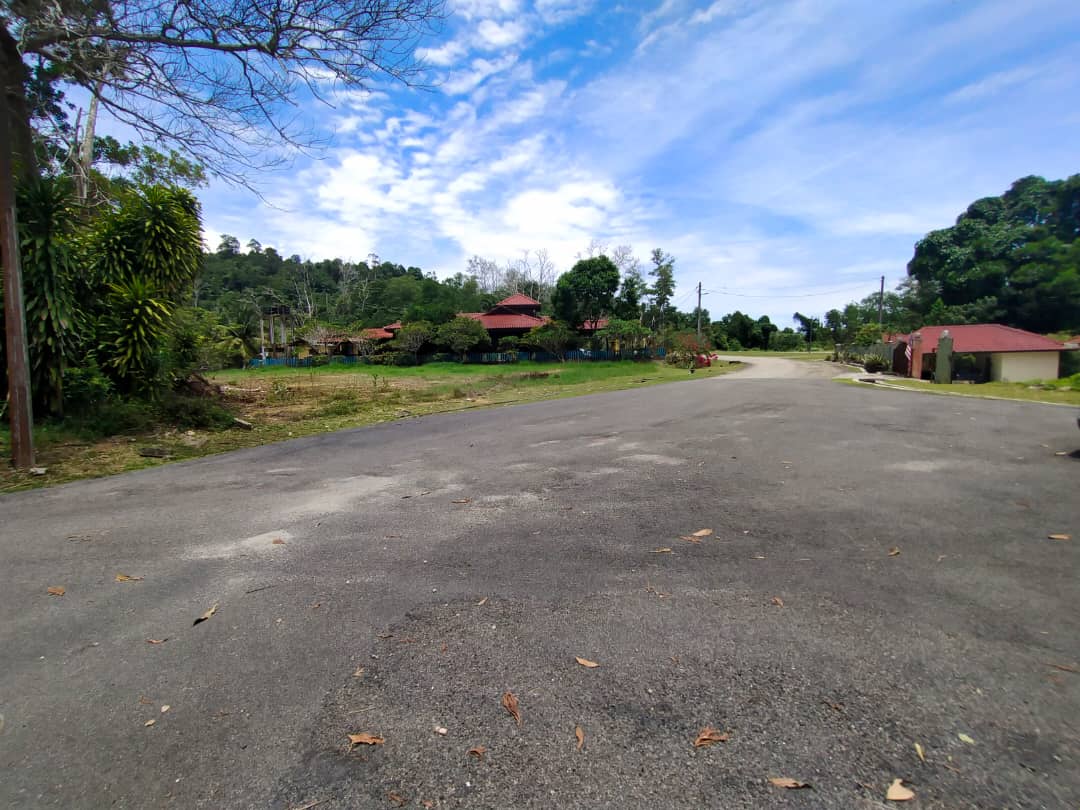 Tanah Lot Banglo Pinggir Pelanggi Muadzam Pahang - photo 6