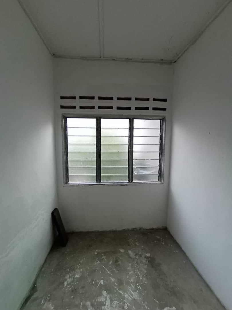 Teres Setingkat Taman Dato Rashid Kuantan - photo 2