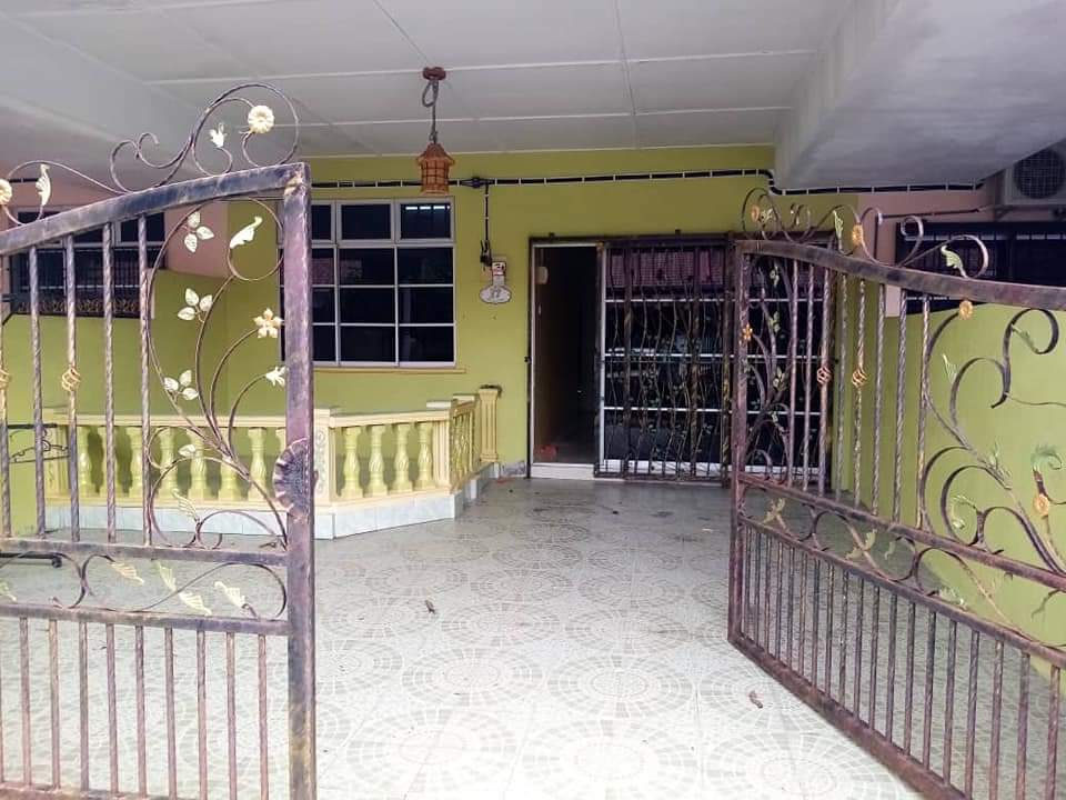 Teres Setingkat Taman Tunas Mahkota Permai