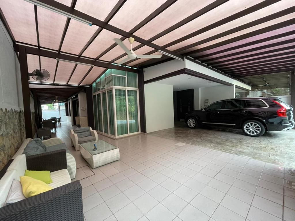 Semi - D 3 Storey Nusa Tropika Ampang Jaya CANTIK