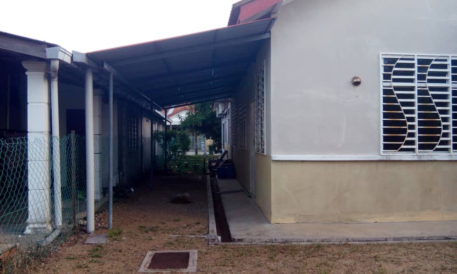 Corner Lot Semi - D Setingkat Taman Jambu Pekan - photo 2