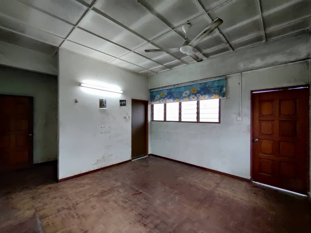 Corner Lot Bungalow Jalan Tok Sira Kuantan - photo 6