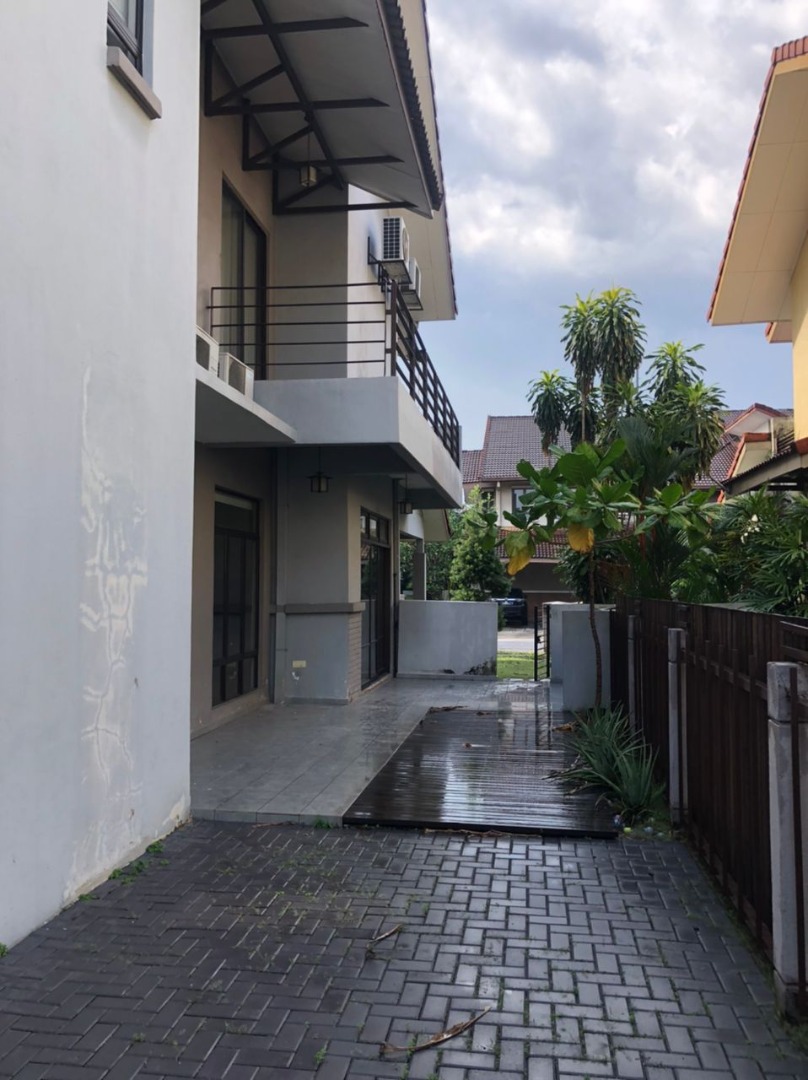 Semi-D 2 Storey Glenmerie Cove Klang RENOVATED - photo 8