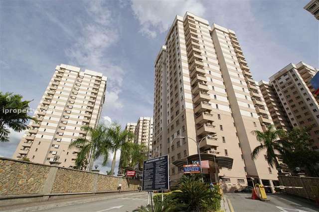 PELANGI DAMANSARA,CORNER,FULLY RENO,1044SF
