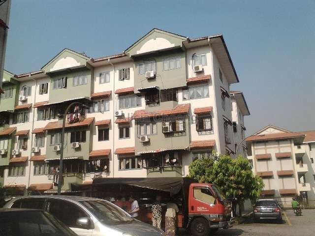 INAI DELUXE,PANDAN INDAH,AMPANG,NEAR LRT,900SF