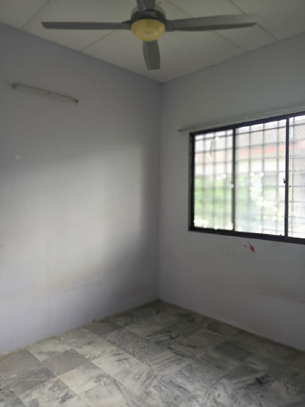 Teres Setingkat Belakang Klinik Kesihatan Tg.Rambutan Perak - photo 7