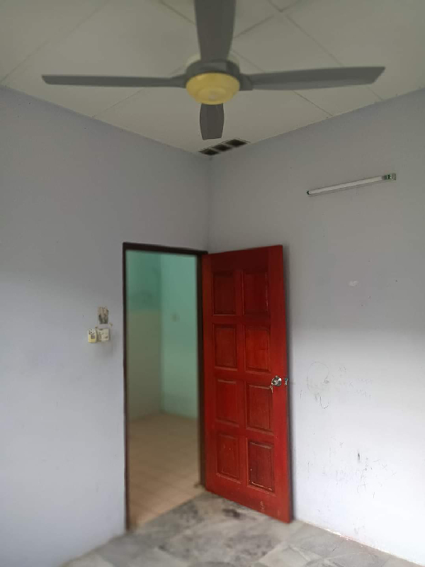 Teres Setingkat Belakang Klinik Kesihatan Tg.Rambutan Perak - photo 8