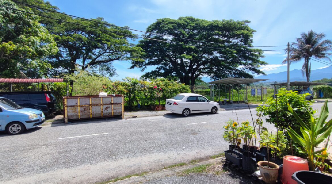 Rumah Teres Mengadap - Jogging track  - photo 12