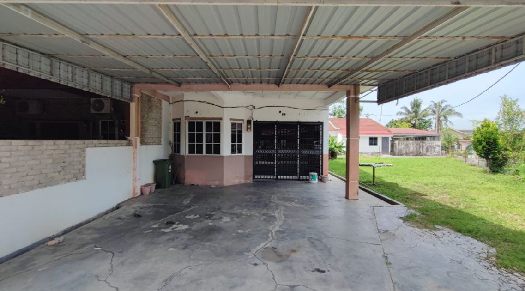Corner Lot Depan Rumah Padang  - photo 2