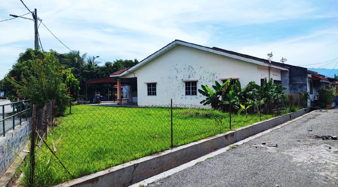 Corner Lot Depan Rumah Padang  - photo 4