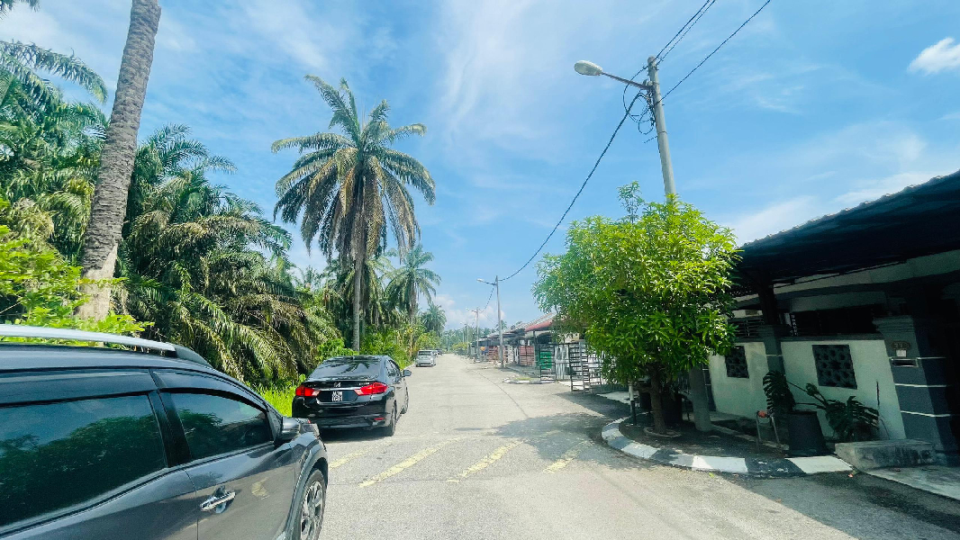 Rumah Teres Setingkat Di Gelung Pepuyu Bota Perak - photo 3