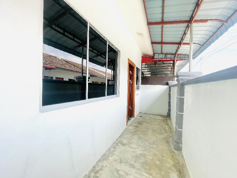 Rumah Teres Setingkat Di Gelung Pepuyu Bota Perak - photo 12