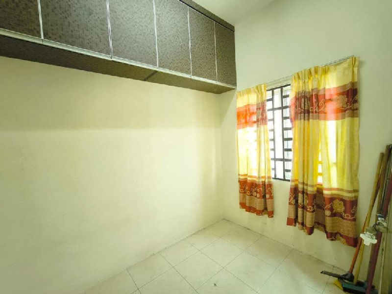 Taman Lakeville Seri Iskandar Perak - photo 8