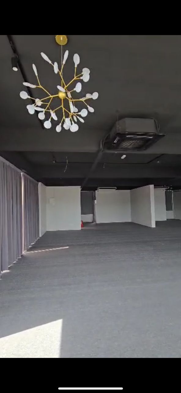 Iconic Point 3Story Shoplot With Partially Furnish - photo 2