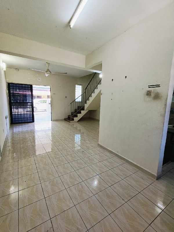 IPOH Batu Gajah Pusing Double Storey Terrace House  - photo 3