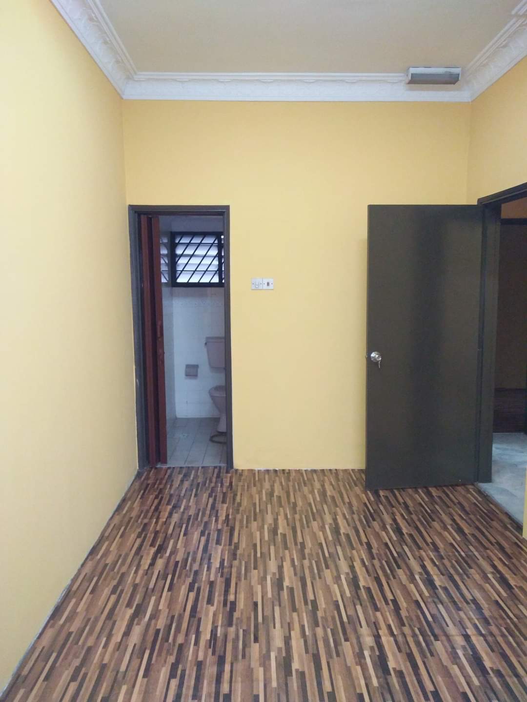 Freehold Villa Mewah Apartment Salak South 850 sqf - photo 5