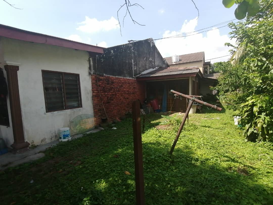 Corner 1 Storey Taman Melewar Near Surau and Futsa - photo 5