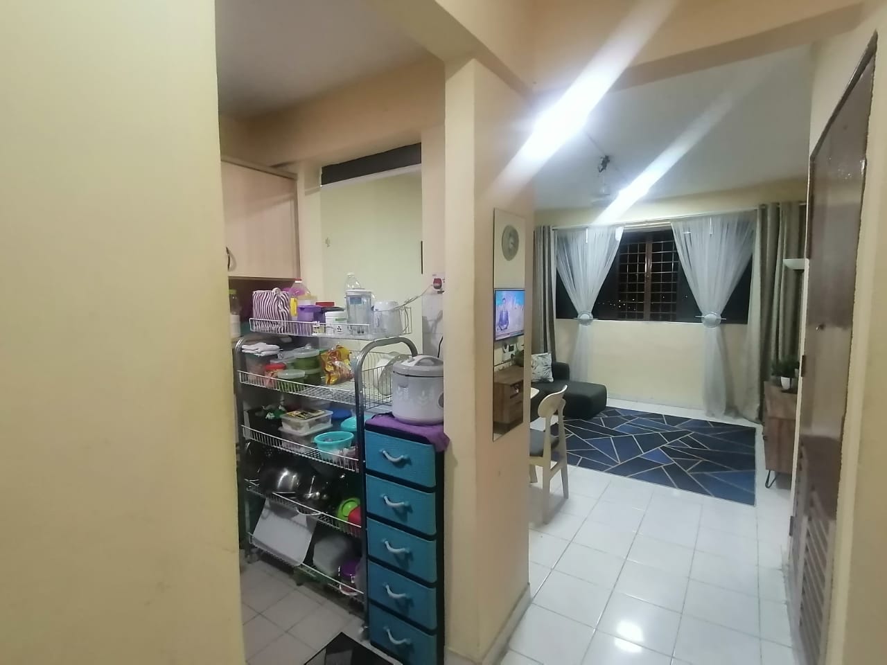 Tioman 2 Apartment Near LRT Taman Melati Renovated - photo 2