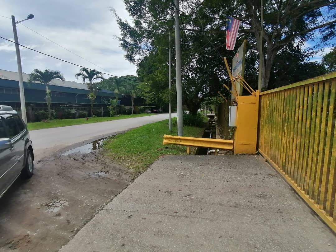 1 Acre Industrial Land with Factory Non Bumi Lot - photo 6