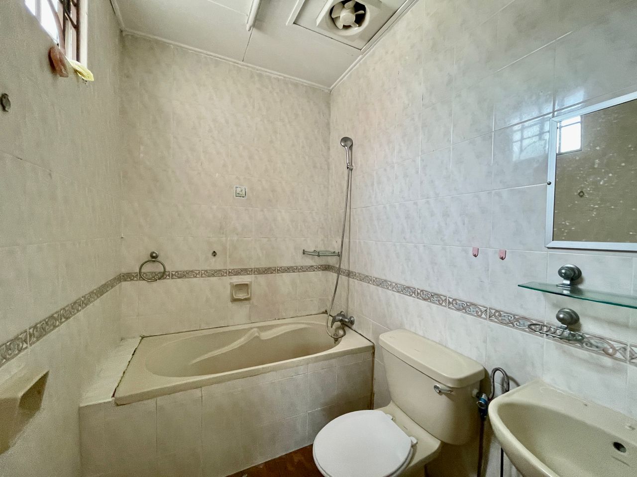 2 Storey Terrace Gelugor 2000sqft Bukit Gambier - photo 3