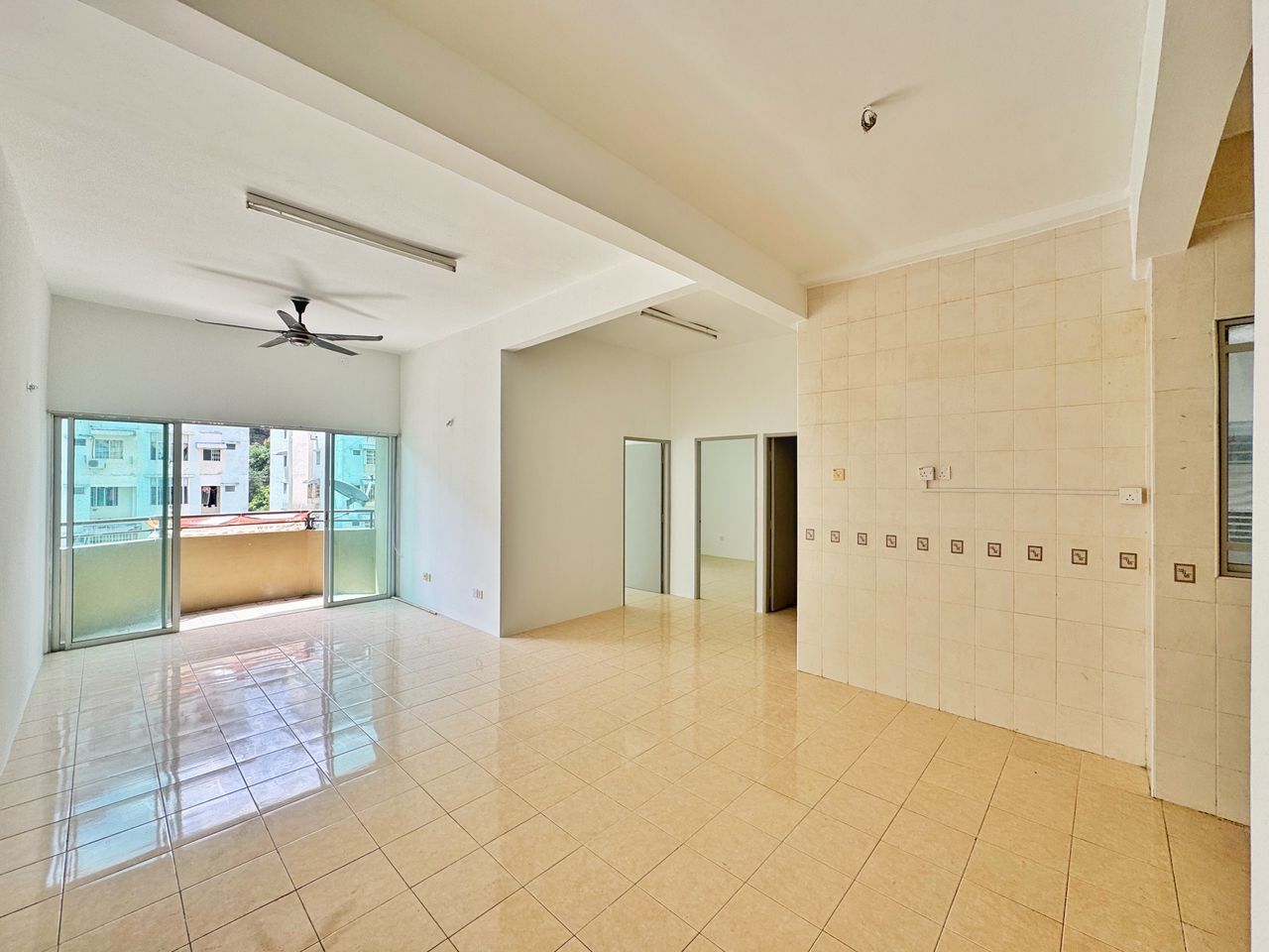 Sri Kristal 886sqft  ...