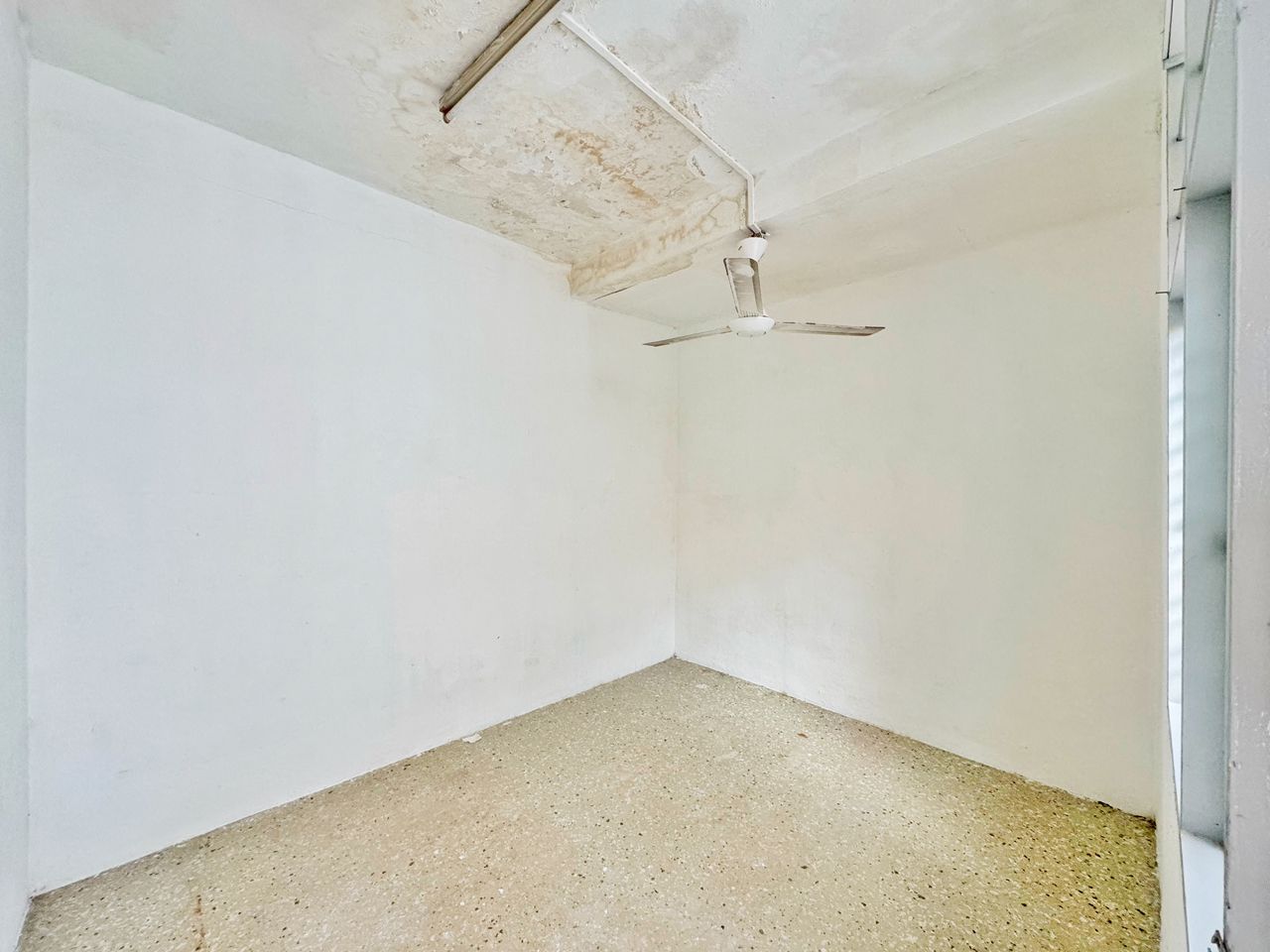 Single Storey Terrace Bukit Jambul Freehold 1540sq - photo 4