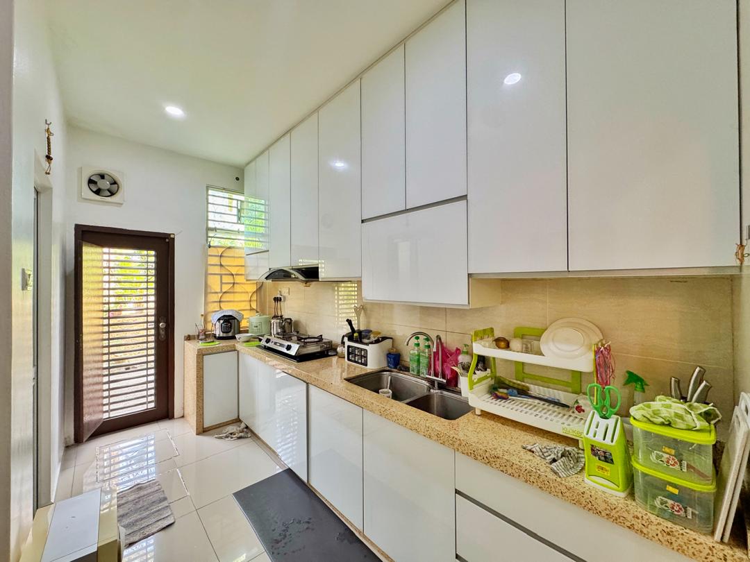 3 Storey Terrace SHINEVILLE VILLAS 3000sqft Farlim - photo 2
