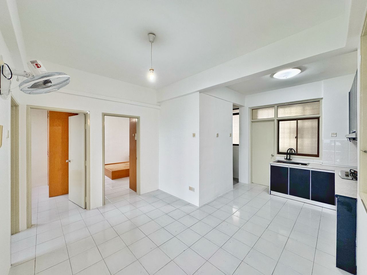 Kingfisher 800sqft HIGH FLOOR Townview Greenlane - photo 3