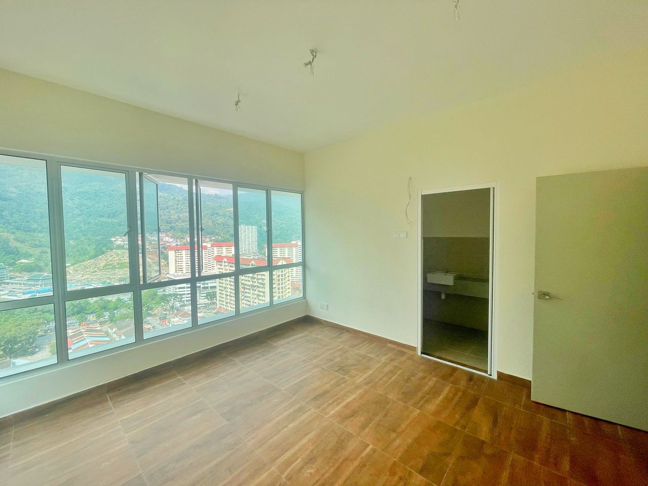 Pine Residence 1674sqft 2 Carparks Unblock View - photo 3