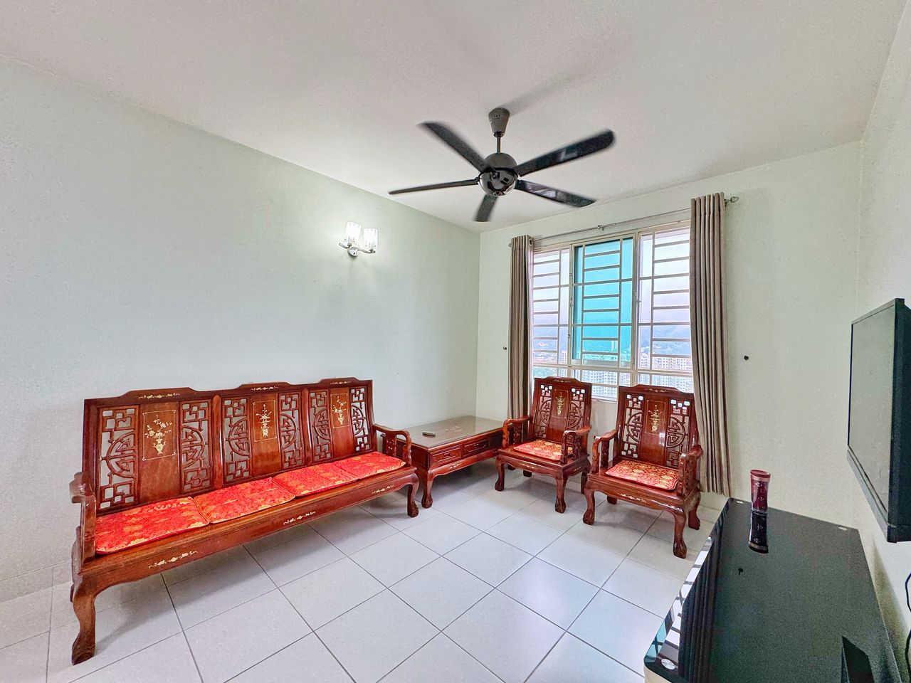 Melody Homes 750sqft CORNER UNIT Farlim All Season - photo 4