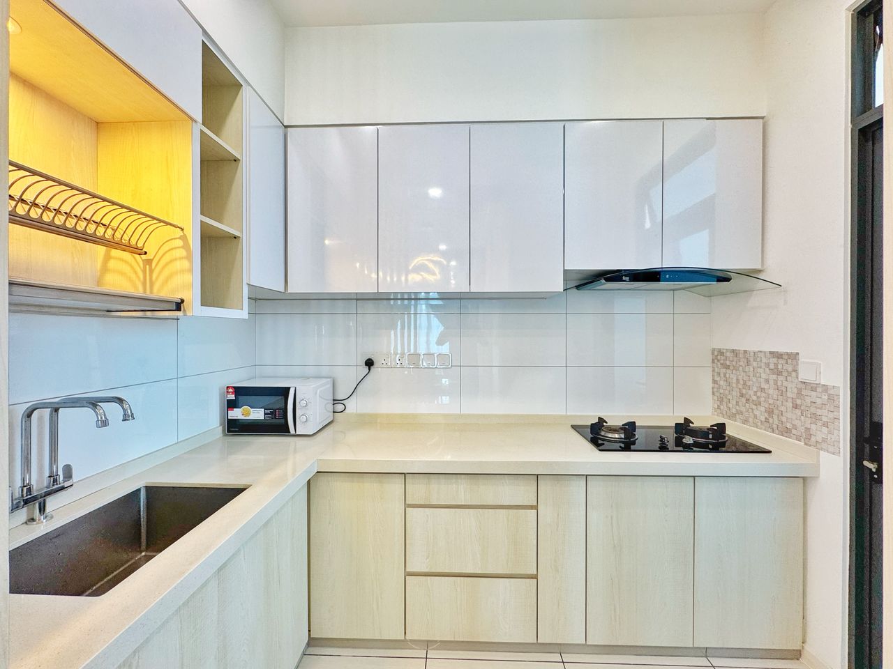 Queens Residences 950sqft Queensbay Mall Bayan Lep - photo 3