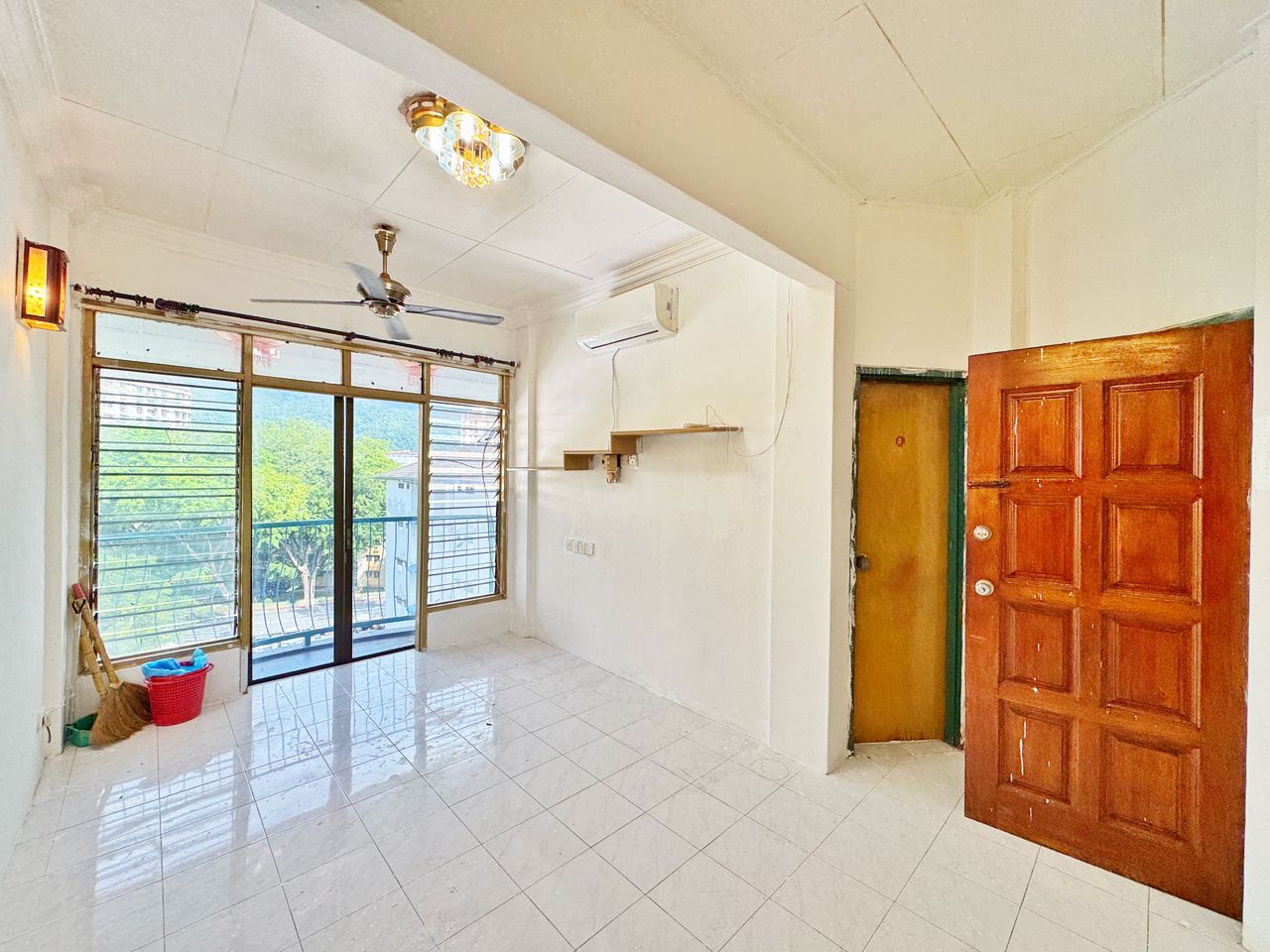 Tanjung Court 800sqft High Floor Farlim - photo 2