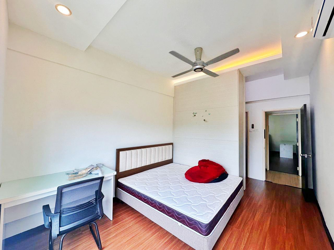One Sky 1450sqft 2 Carparks Bayan Baru Fully Furni - photo 2