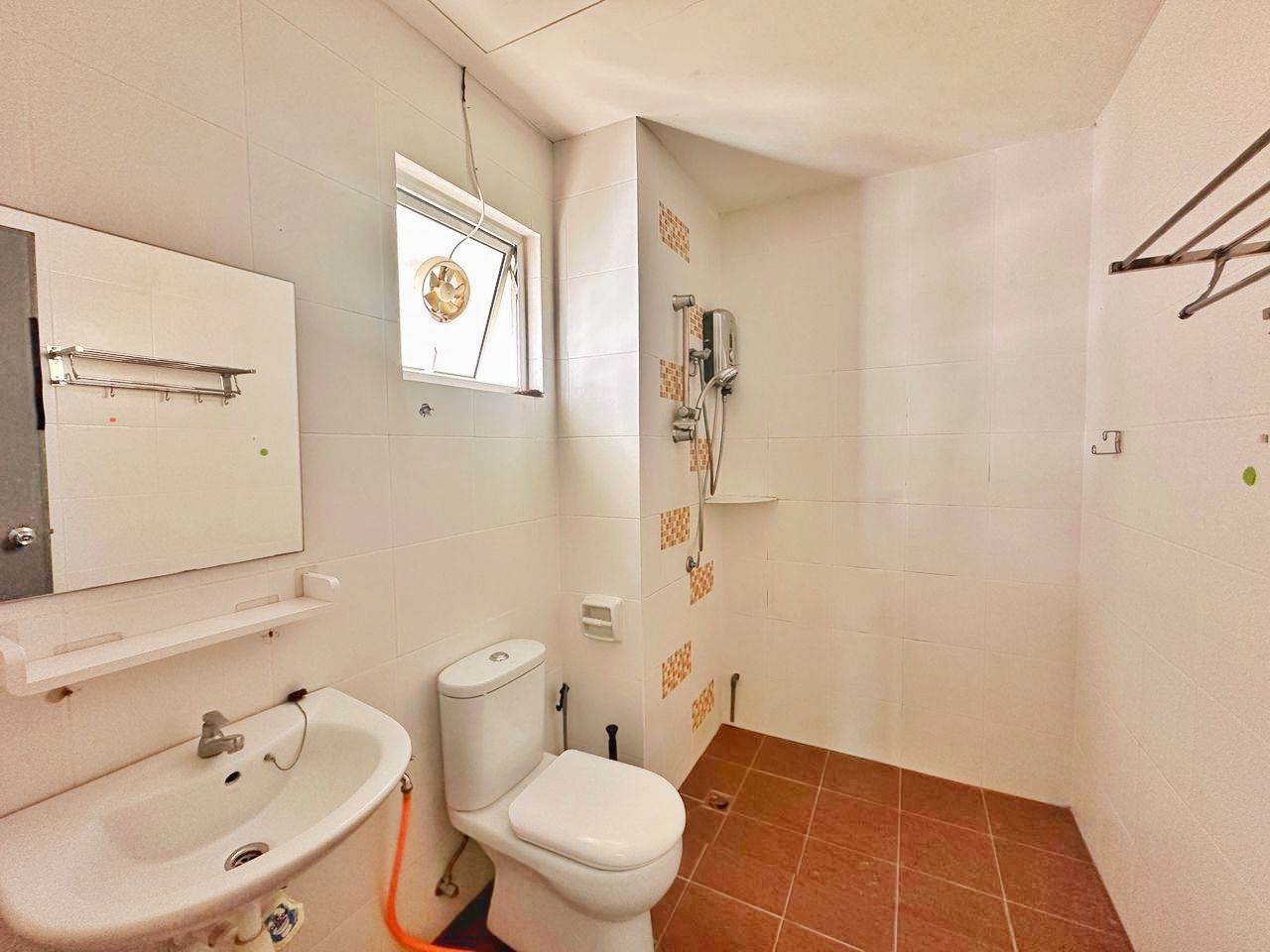 One Sky 1450sqft 2 Carparks Bayan Baru Fully Furni - photo 6