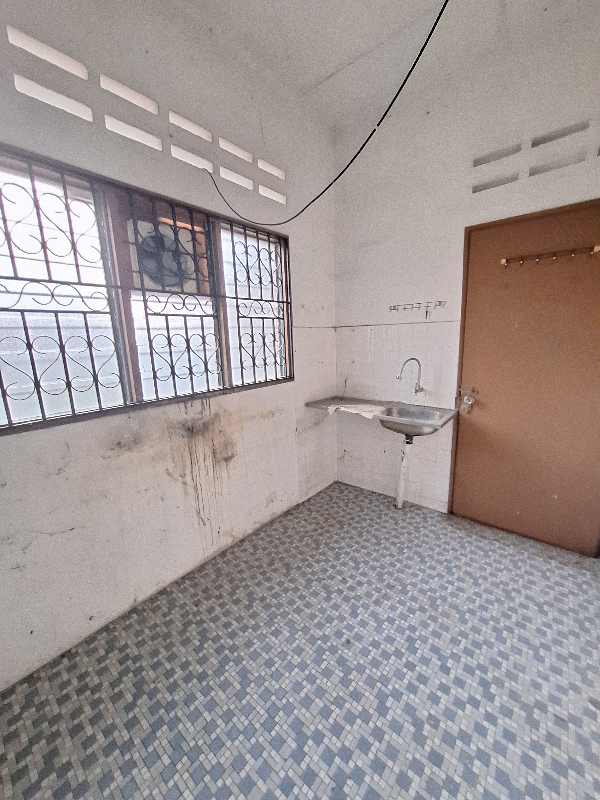 Single Storey 22x70 Seremban Jaya - photo 8