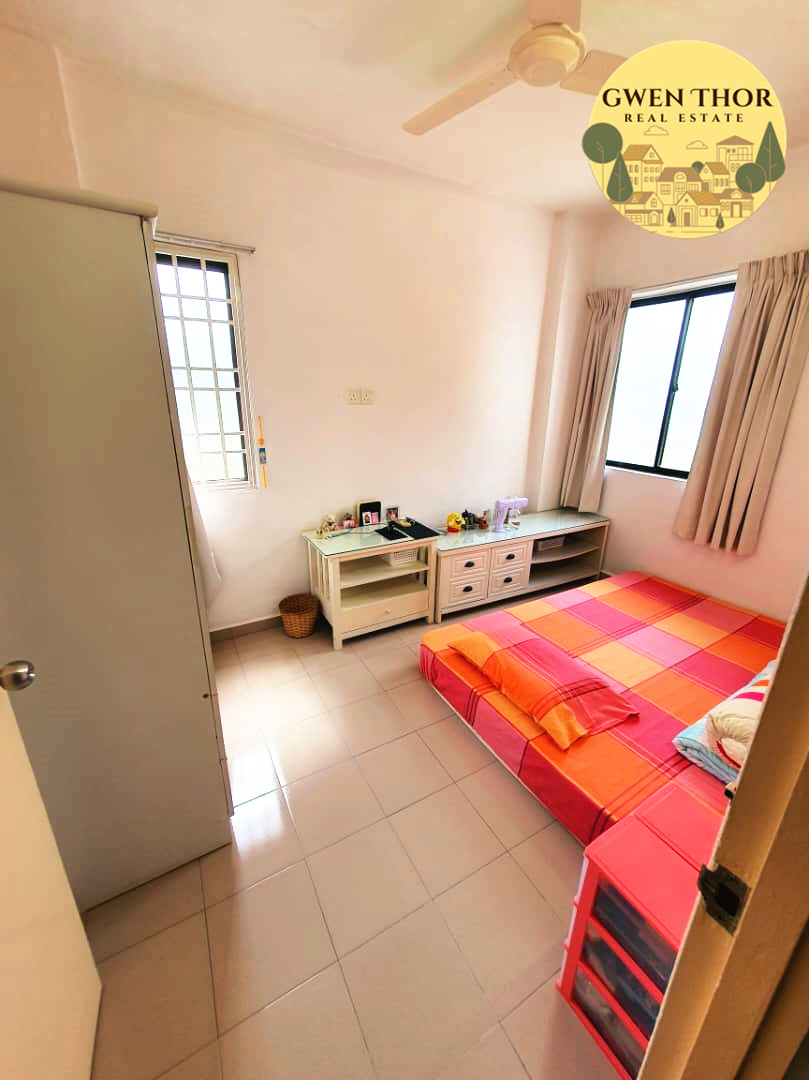 Semarak Api 4C, Mid-Floor, 218k 650sqft 3,1,FP FR - photo 3