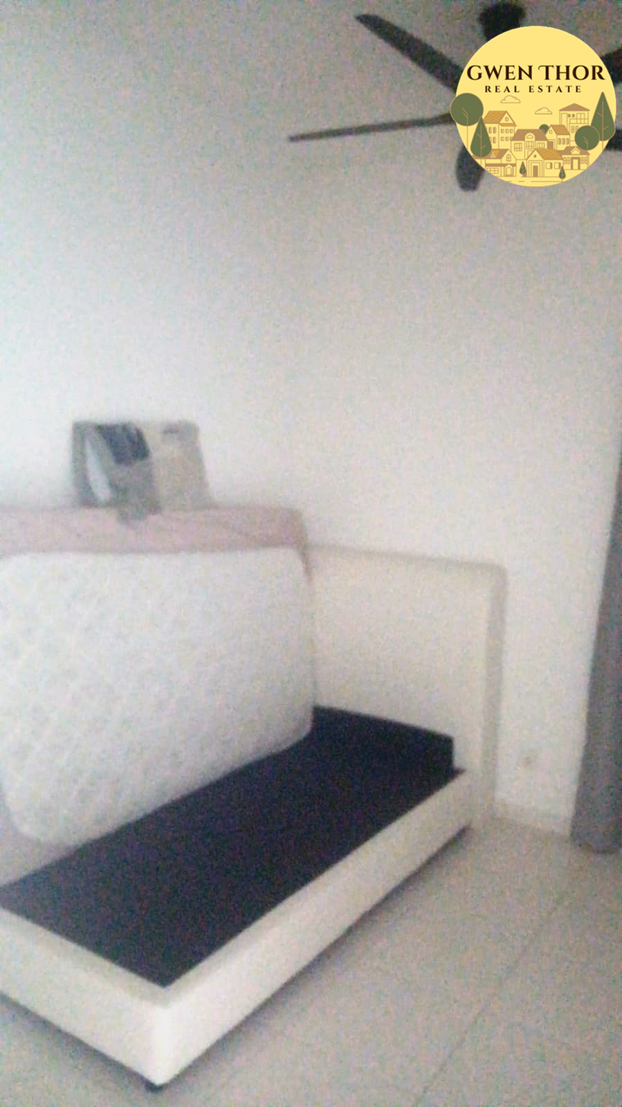 i-Santorini 25th Floor Rent 1600 850sf 3,2,2 PF - photo 2