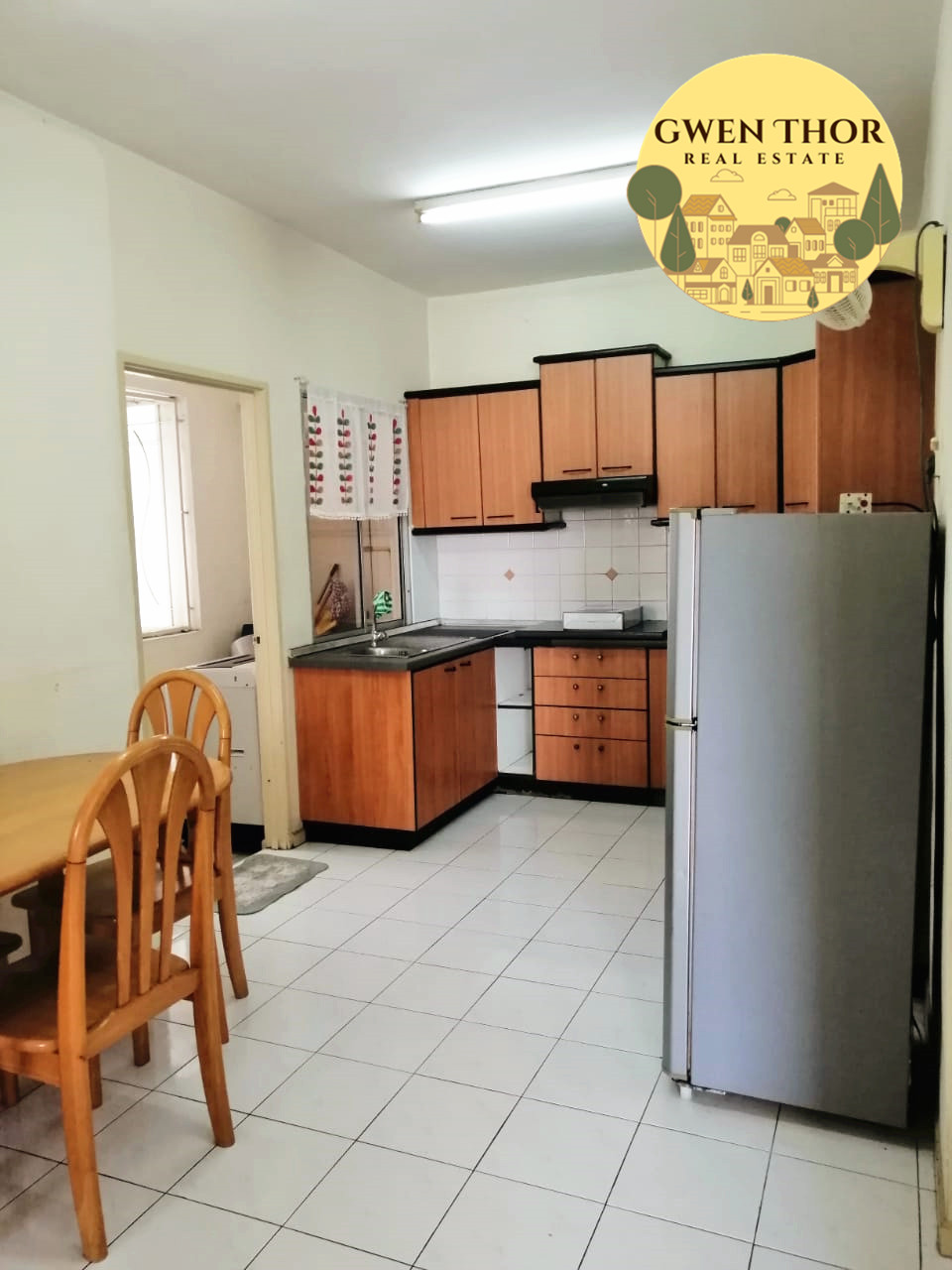 Villa Emas 108 Low Rent 1600 850sf 3,2,1 FFFR - photo 3