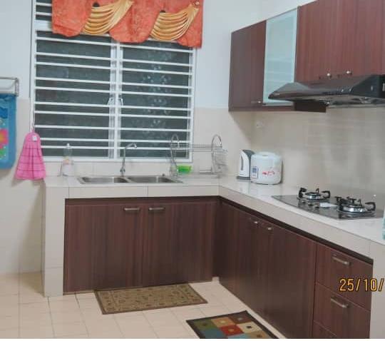 Fully Furnished Pearl Avenue Condo - photo 2