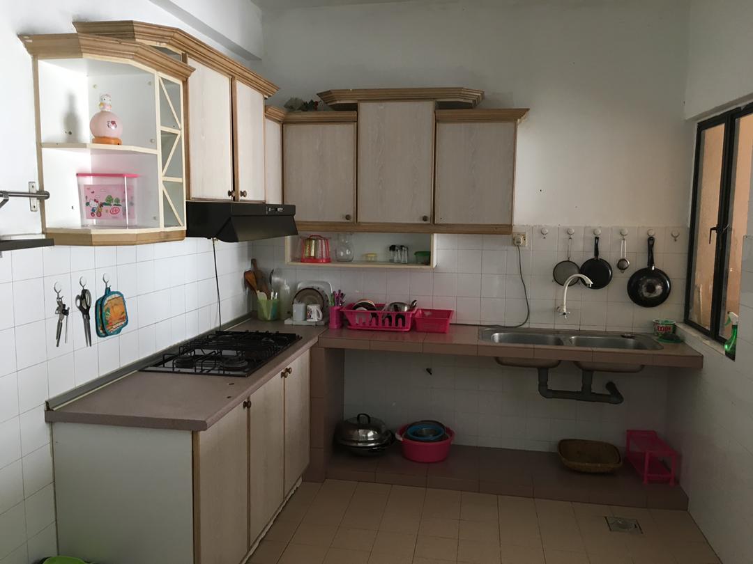 Fully Furnished Indah Villa Condo - photo 3